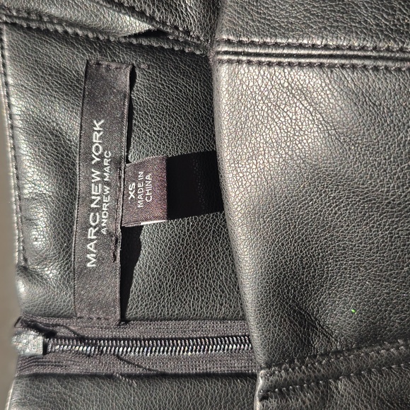 Beautiful top by Marc New York (Andrew Marc) - Picture 2 of 3